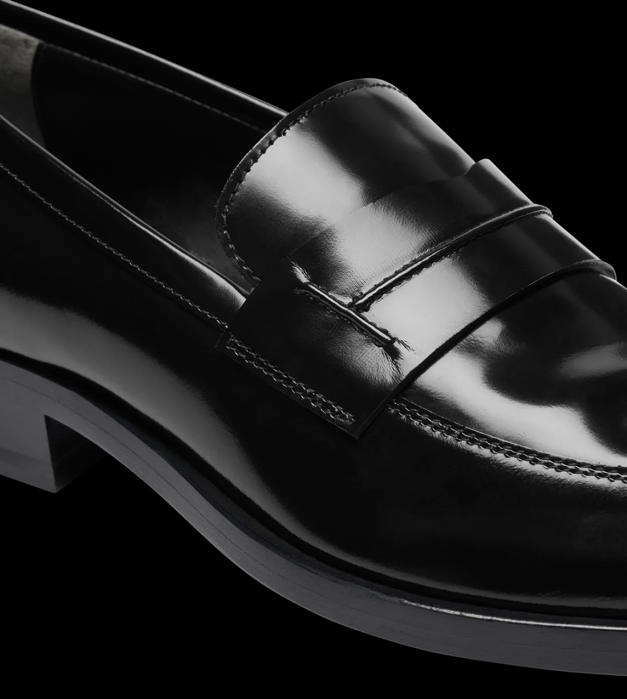 BRUSHED LEATHER LOAFER