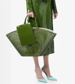 CUT OUT PATENT LEATHER LARGE PANIER