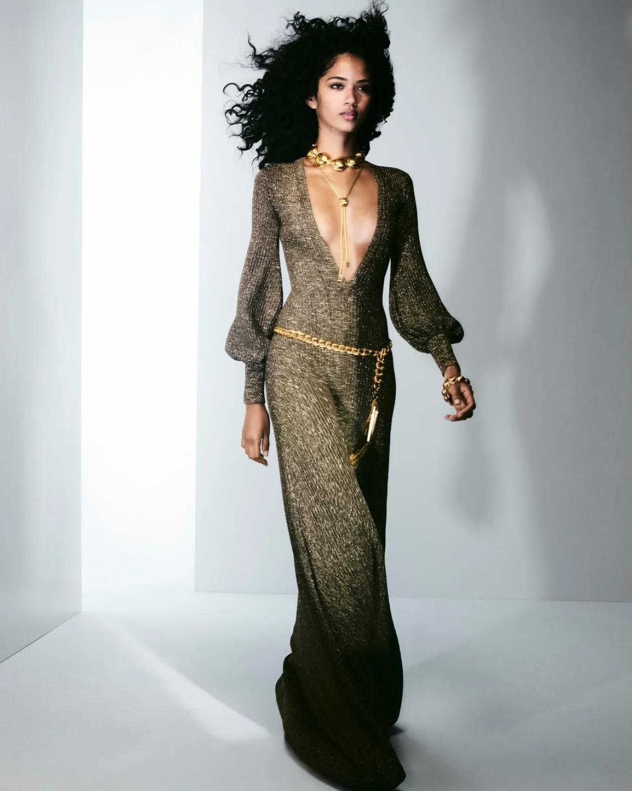 LONG V-NECK DRESS WITH OPEN BACK