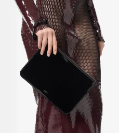 PATENT LEATHER BLADE ZIPPED WRISTLET POUCH