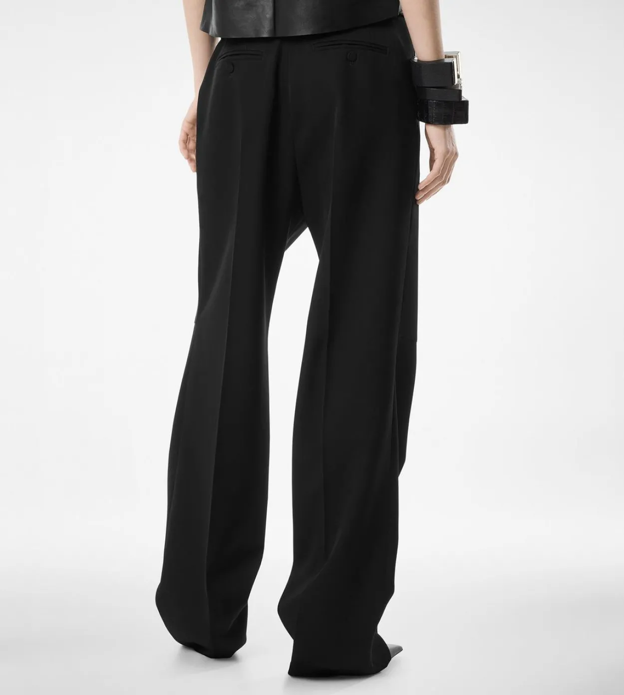 SHARP WOOL PLEATED PANTS