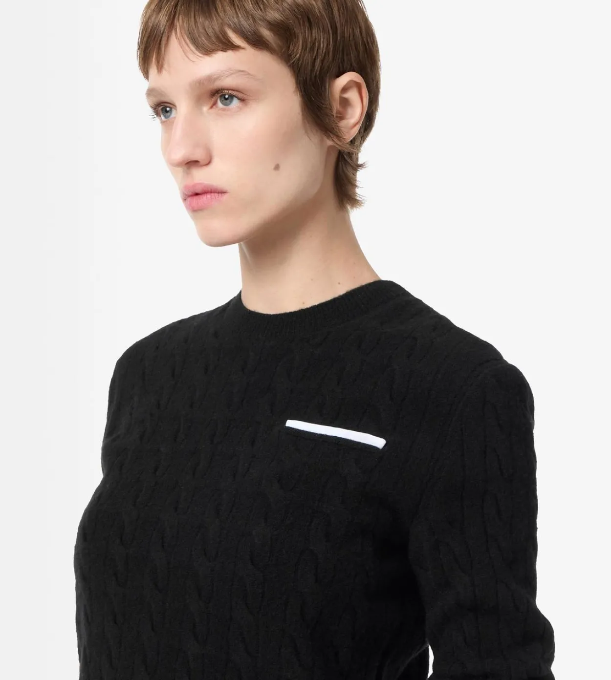 SHRUNKEN CREWNECK FINE MERINO KNIT WITH CONTRAST POCKET DETAIL