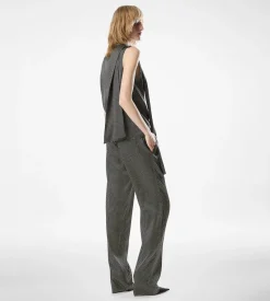 SLEEVELESS LAVALLIERE SILK BLOUSE