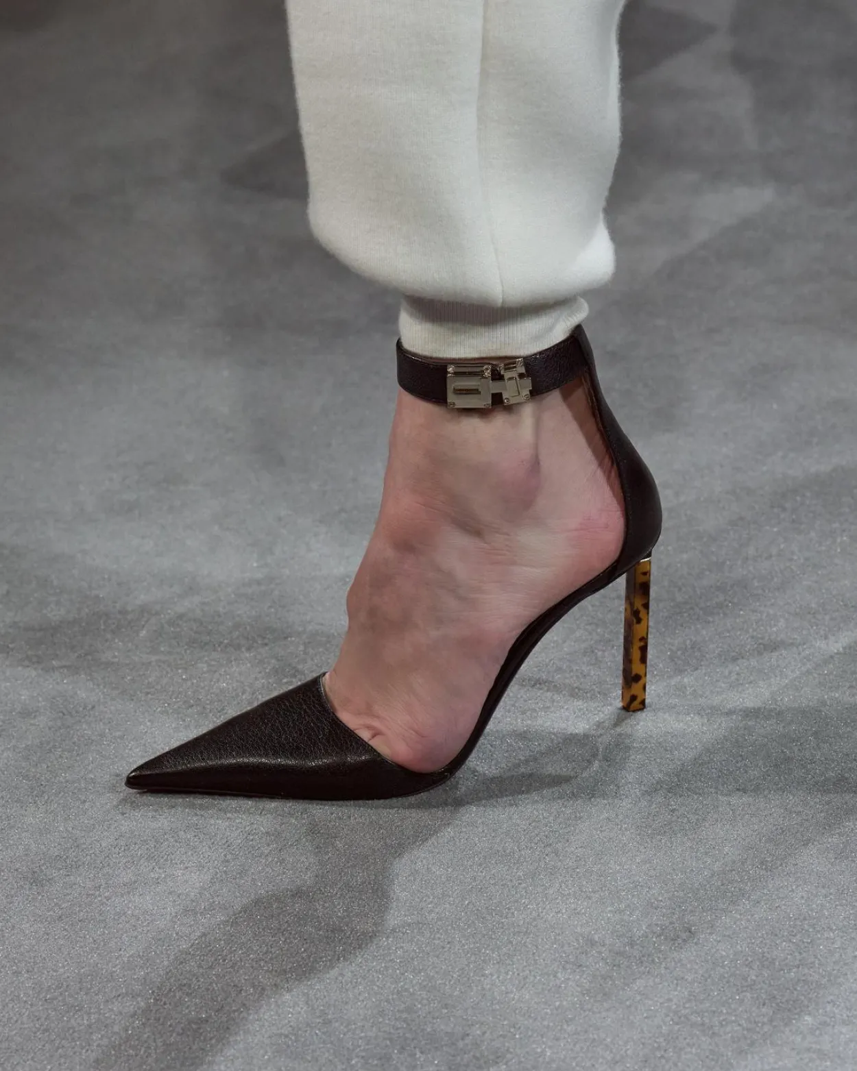 SUPPLE GRAIN LEATHER T LATCH ANKLE STRAP PUMP